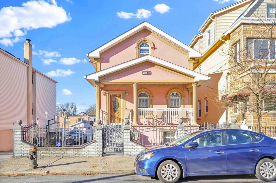 House in New York, New York, United States 1 - 16924470