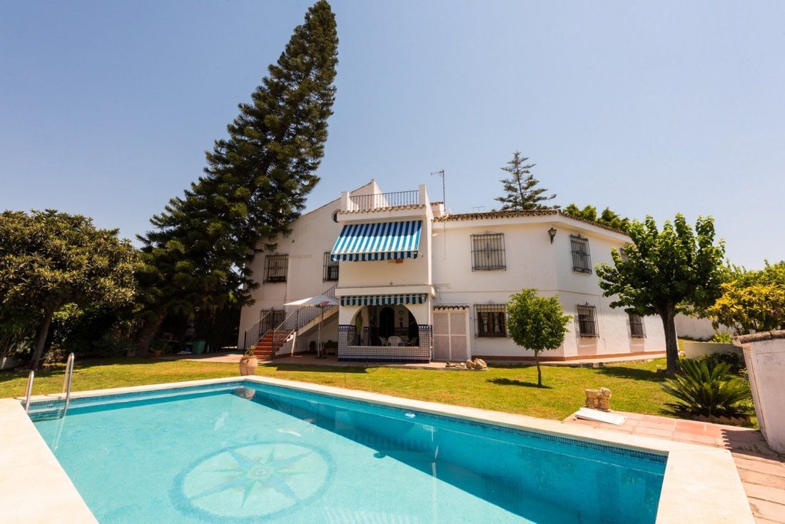 Villa in Tomares, Andalusia, Spain 2 - 16933667