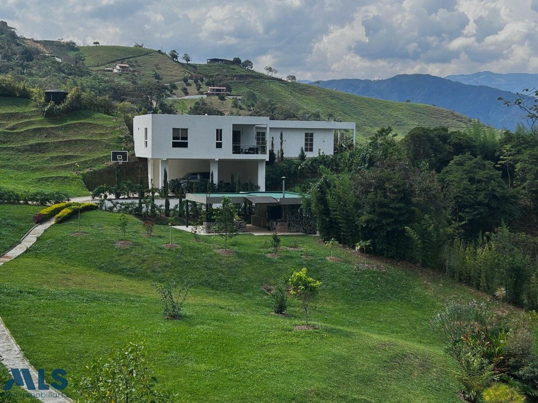Land in Porce, Santo Domingo, Colombia 1 - 16929317