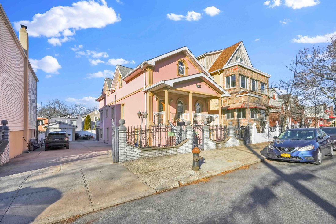 House in New York, New York, United States 2 - 16924470