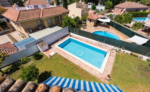 Villa in Tomares, Andalusia, Spain 1