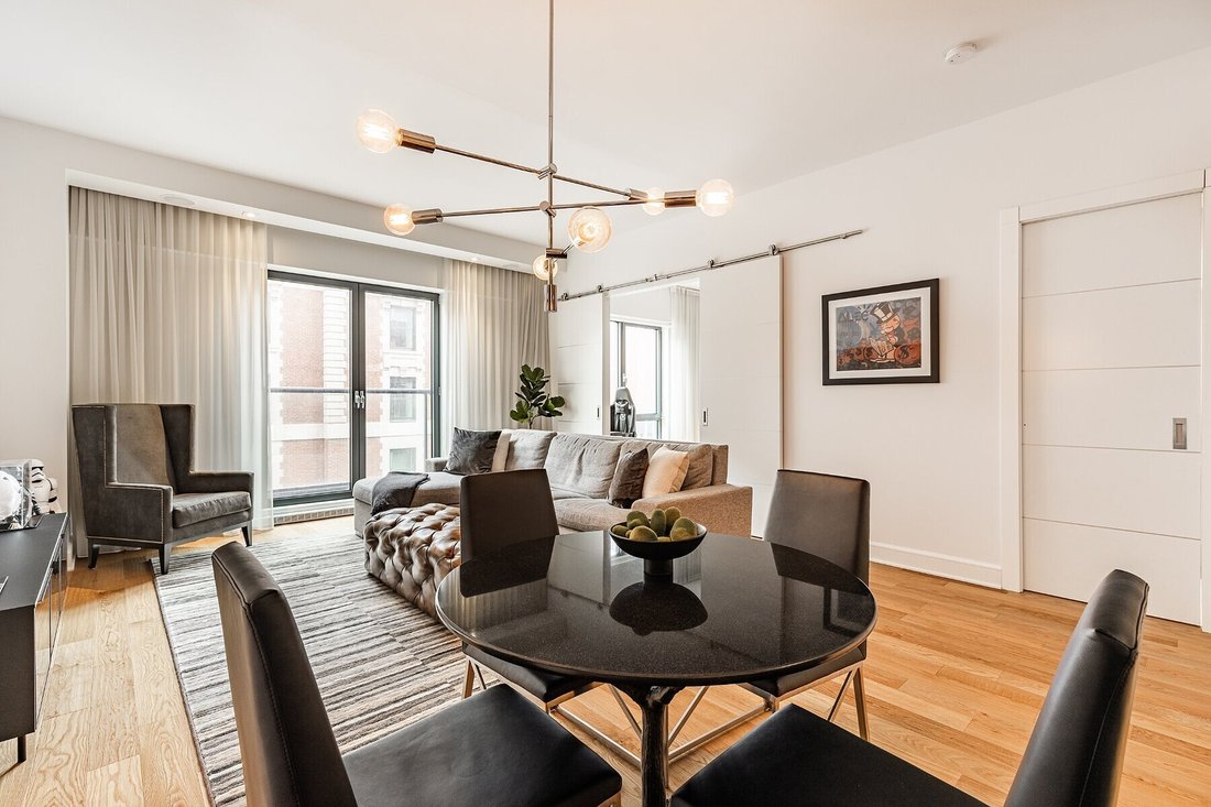 Condo in Montreal, Quebec, Canada 1 - 16934899