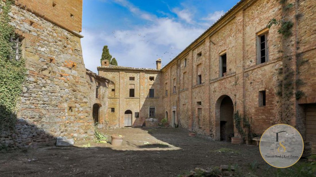 Villa in Montalcino, Tuscany, Italy 4 - 16740789