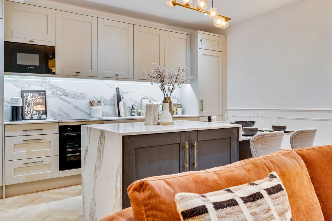 Apartment in Earls Court, Kensington And Chelsea, England 2 - 16932921