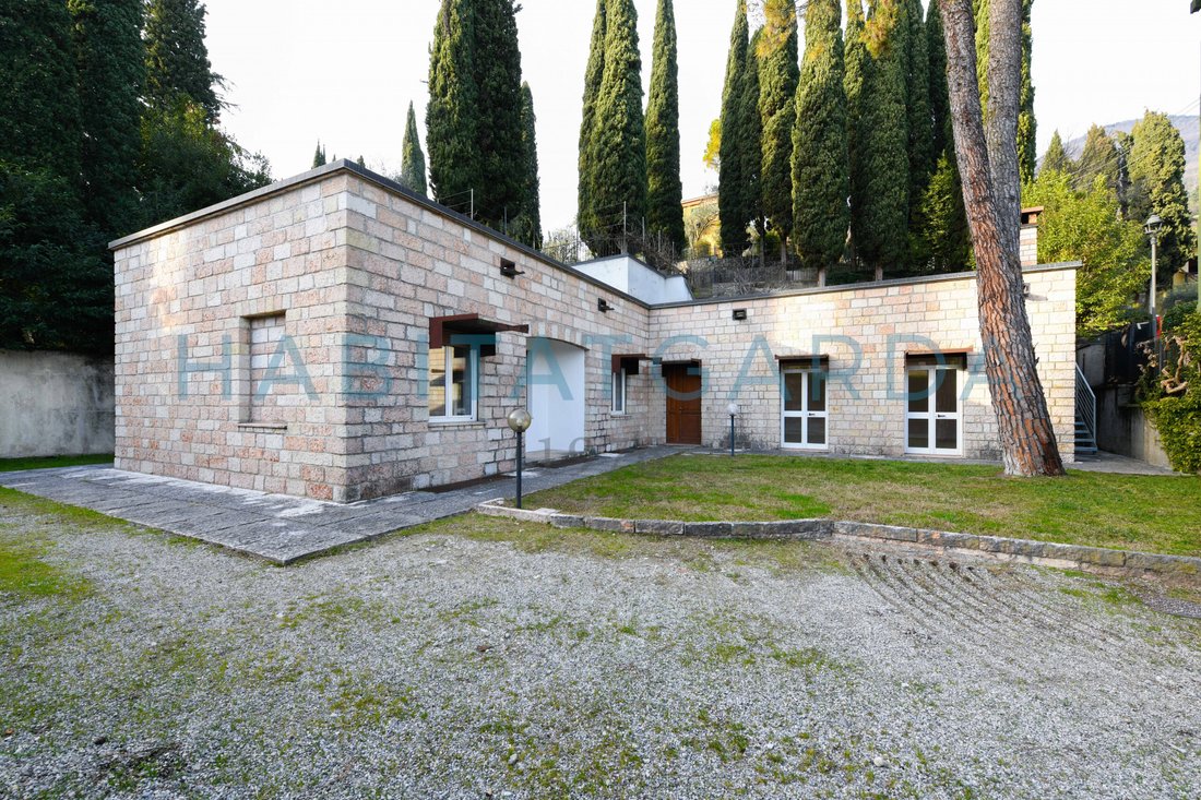 Villa in Gardone Riviera, Lombardy, Italy 4 - 16934723
