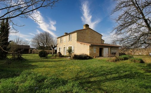 House in Portets, Nouvelle-Aquitaine, France 1