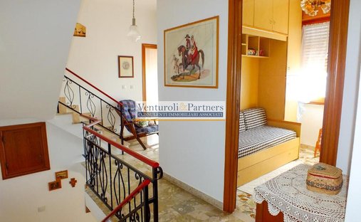 Villa in Desenzano Centro, Desenzano del Garda, Lombardy 1