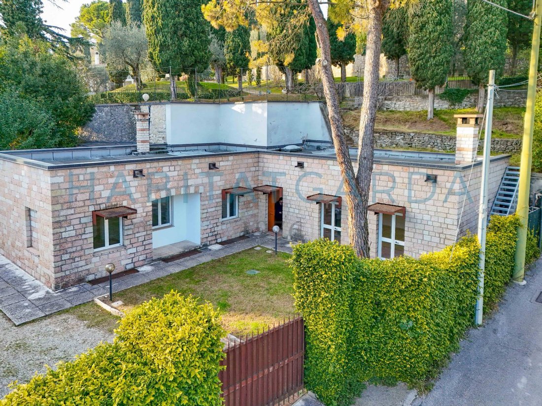 Villa in Gardone Riviera, Lombardy, Italy 3 - 16934723
