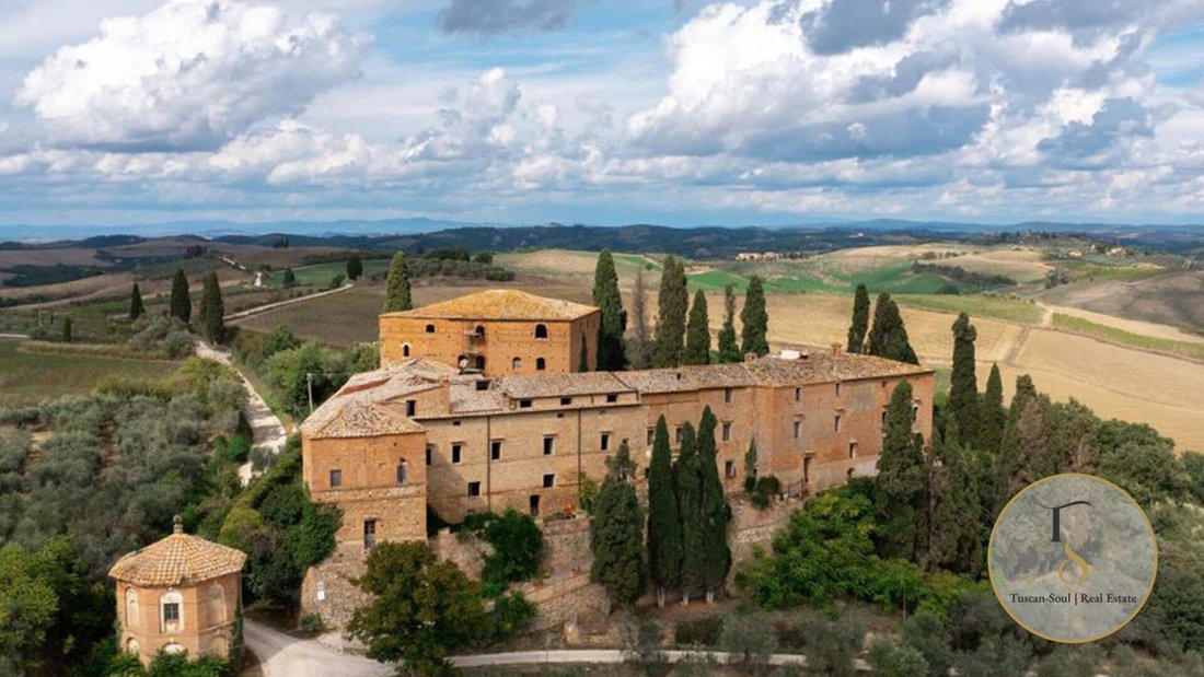 Villa in Montalcino, Tuscany, Italy 1 - 16740789