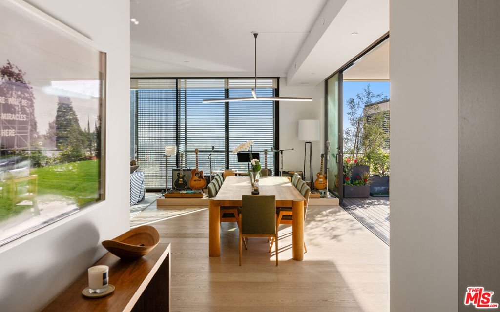 Condo in Los Angeles, California, United States 2 - 16935095