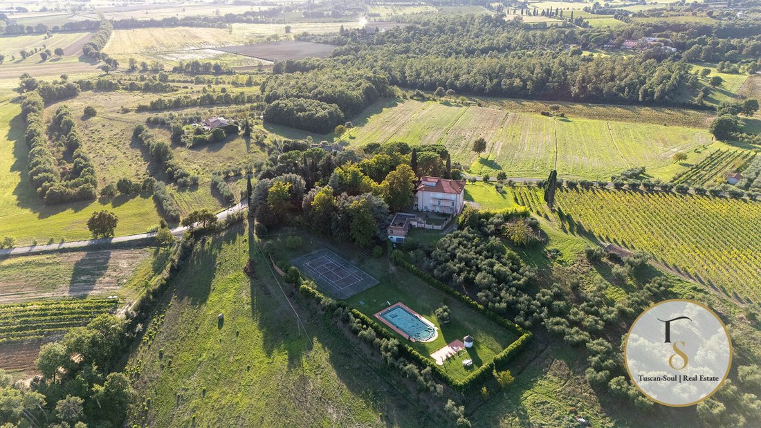 House in Lucignano, Tuscany, Italy 1 - 16708113