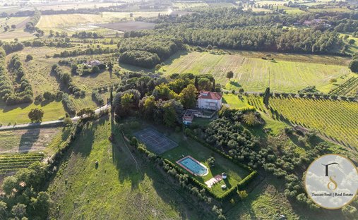 House in Lucignano, Tuscany, Italy 1