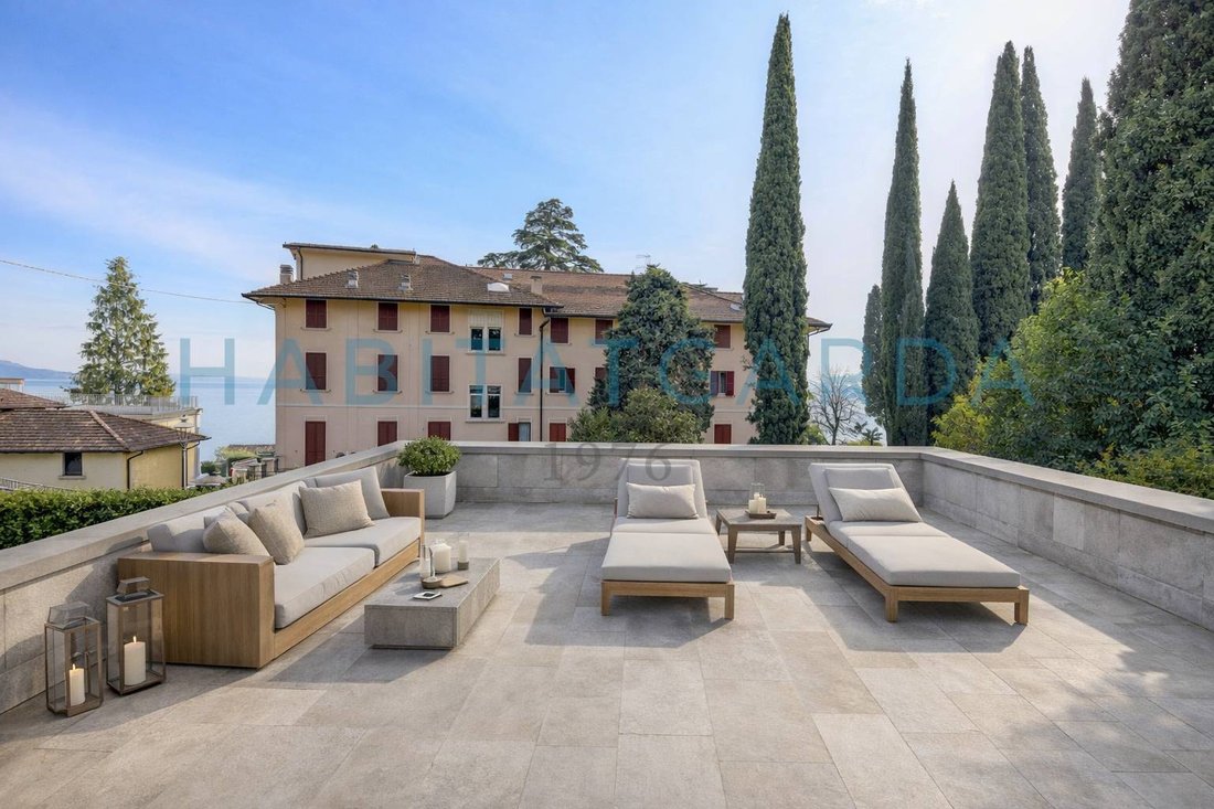 Villa in Gardone Riviera, Lombardy, Italy 2 - 16934723
