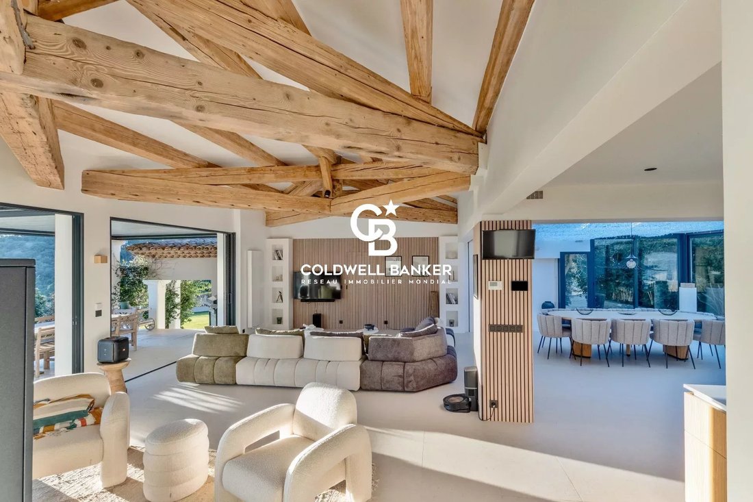 Estate in La Croix-Valmer, Provence-Alpes-Côte d'Azur, France 4 - 16930561