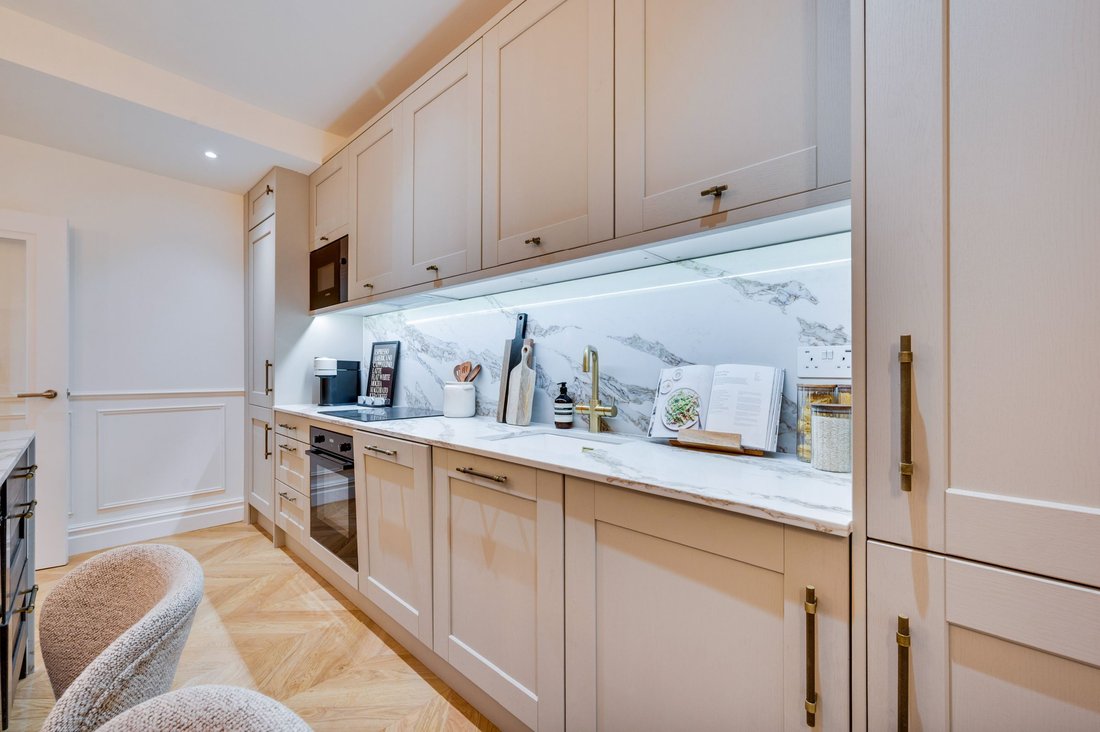 Apartment in Earls Court, Kensington And Chelsea, England 5 - 16932921