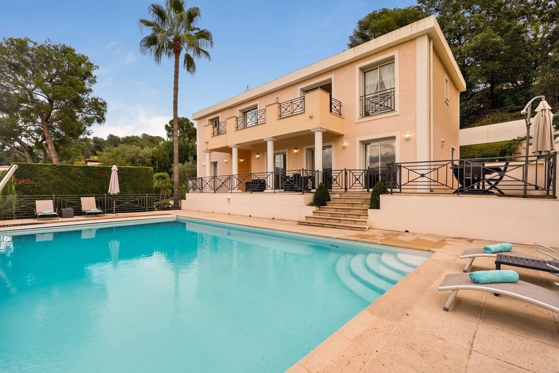 Villa in Mougins, Provence-Alpes-Côte d'Azur, France 2 - 14886067