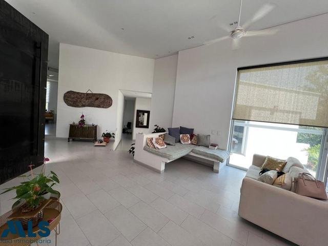 House in Medellín, Antioquia, Colombia 2 - 16929873