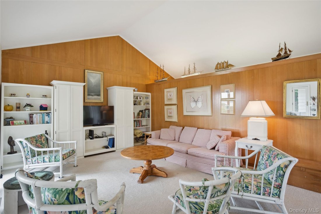 House in Laurel, New York, United States 5 - 16005782