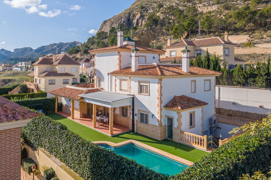 Villa in Xixona / Jijona, Valencian Community, Spain 3 - 16931552
