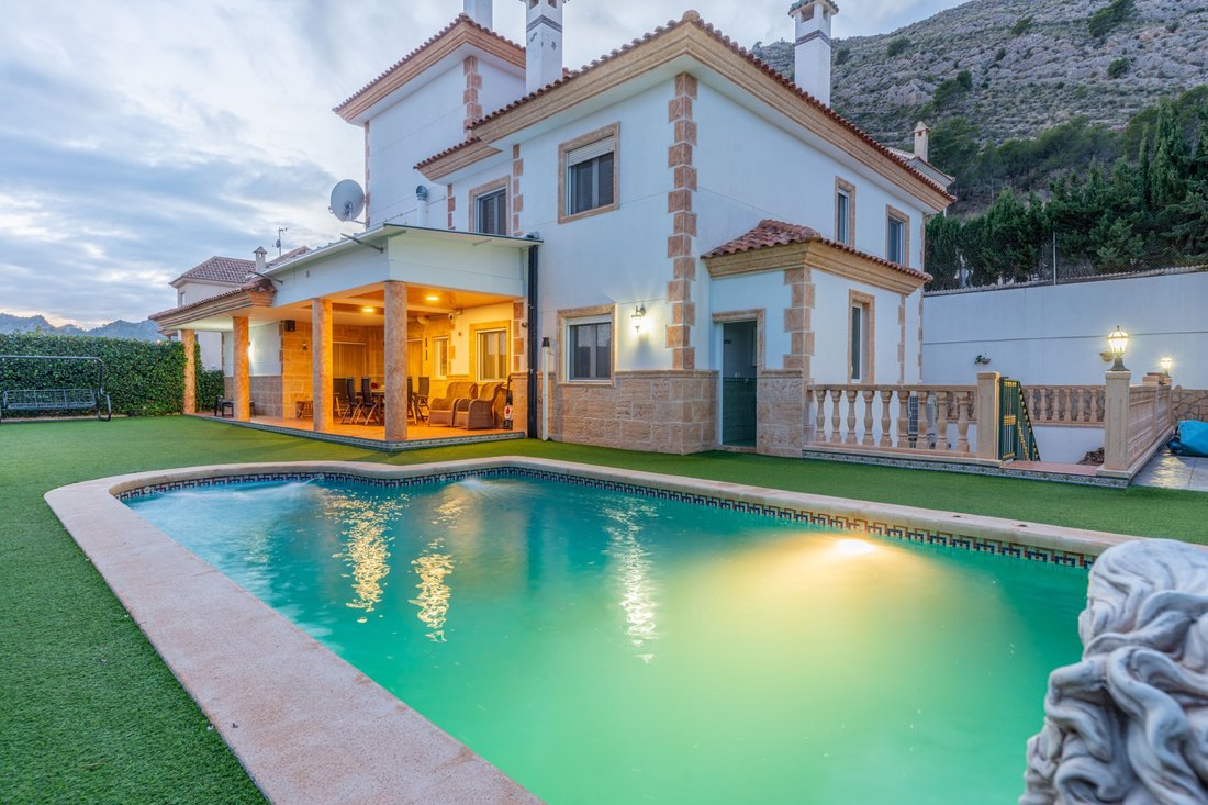 Villa in Xixona / Jijona, Valencian Community, Spain 4 - 16931552