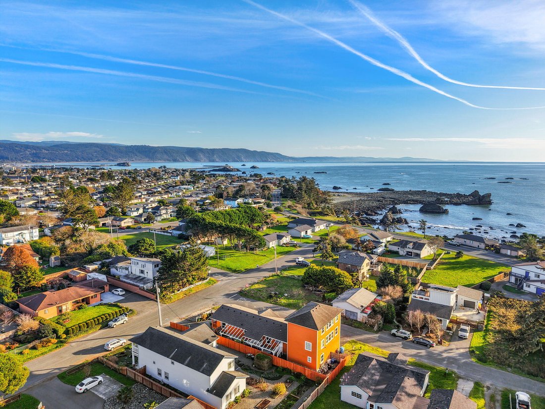 Gasquet, California, United States 3 - 16932361