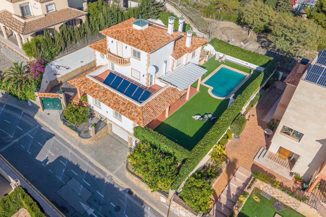 Villa in Xixona / Jijona, Valencian Community, Spain 2 - 16931552
