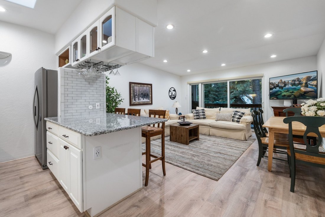 Condo in Incline Village, Nevada, United States 4 - 16935458