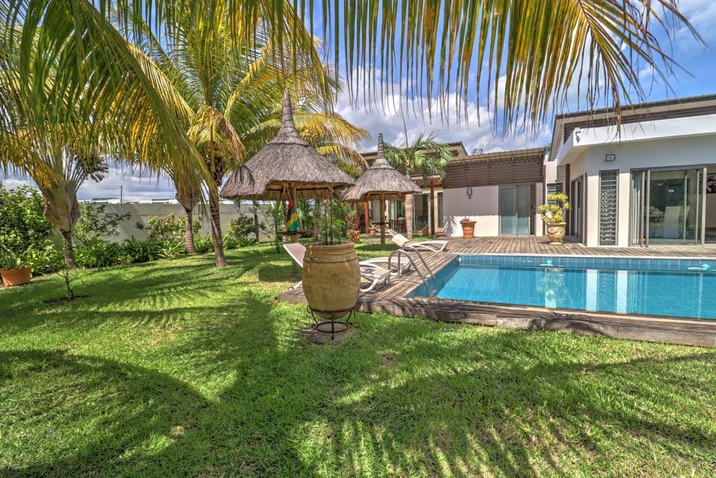 Villa in Grand Baie, Rivière du Rempart District, Mauritius 1 - 16935853