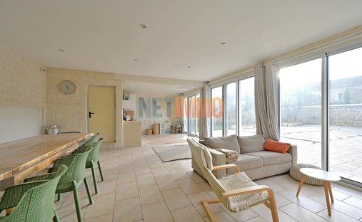 Sale Of Equestrian Estate Aimargues, 260m² 6 Rooms 1,050,000€ With Swimming Pool