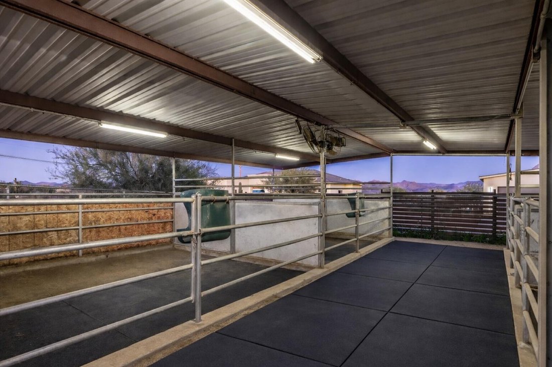 Scottsdale, Arizona, United States 4 - 16936106