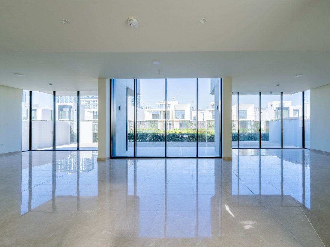 Villa in Hadaeq Sheikh Mohammed Bin Rashid, Dubai, United Arab Emirates 2 - 16936013