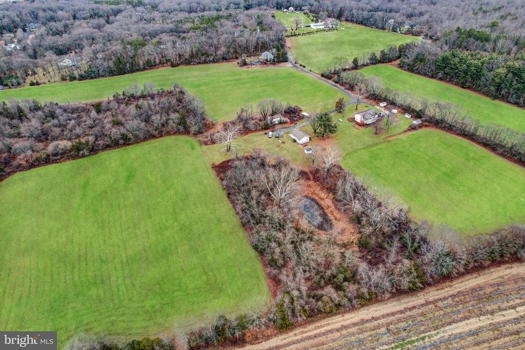 Farm Ranch in Plumsted Township, New Jersey, United States 4 - 16936043