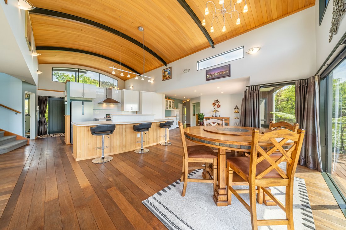 Upper Hutt, Wellington, New Zealand 2 - 16936091