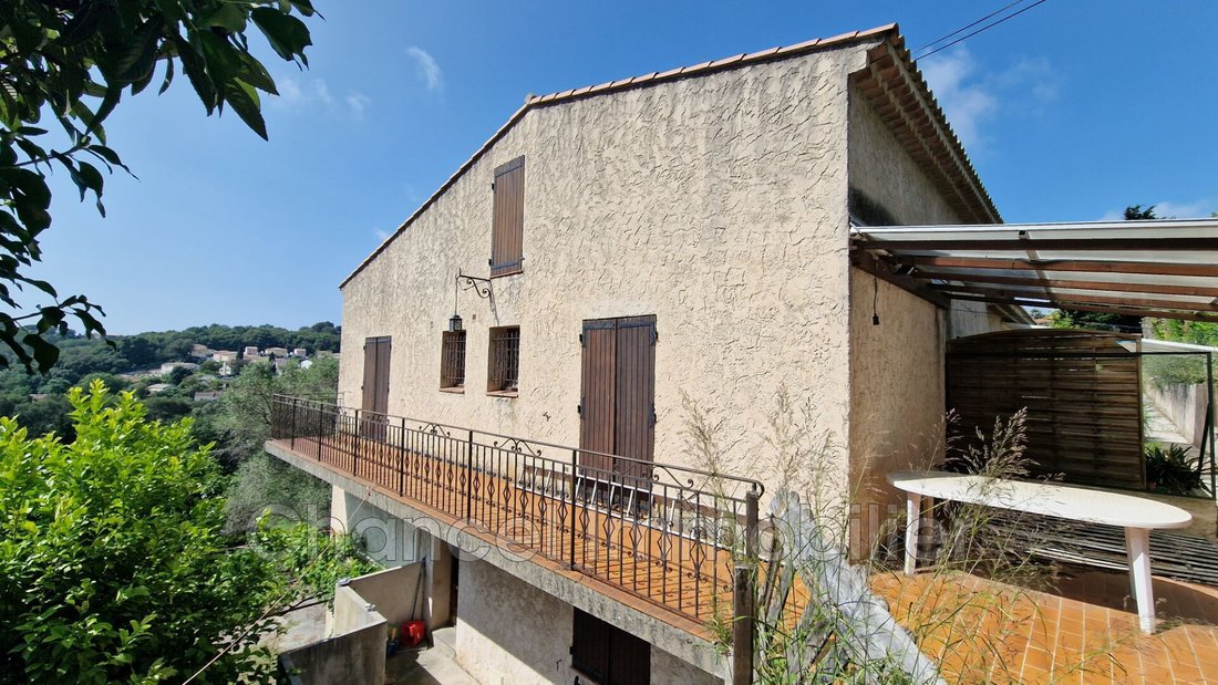 Villa in Les Cougoulins-Rastines, Antibes, France 1 - 16935574