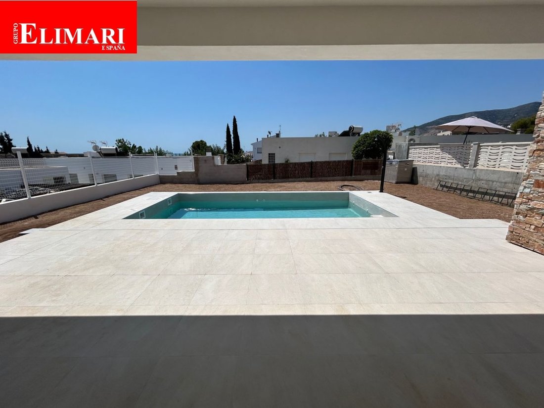 Villa in Mont-roig del Camp, Catalonia, Spain 2 - 16936692
