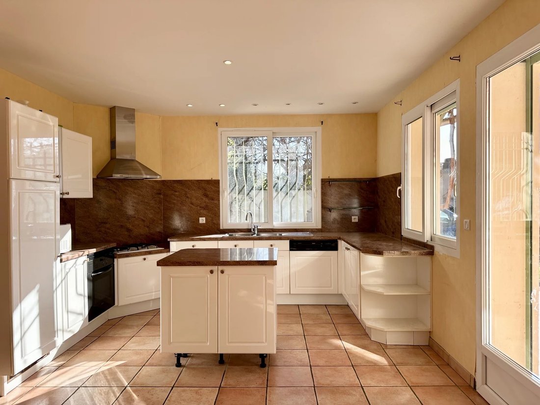 House in Falicon, Provence-Alpes-Côte d'Azur, France 4 - 16937505