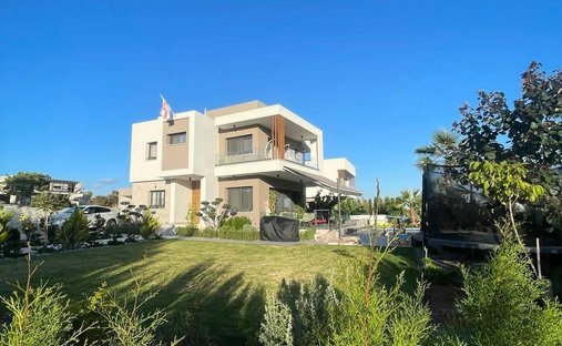 Villa in Souni-Zanakia, Limassol, Cyprus 1