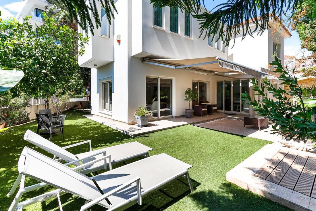 Villa in Germasogeia, Limassol, Cyprus 1 - 16936986