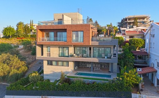 Villa in Mesa Geitonia, Limassol, Cyprus 1