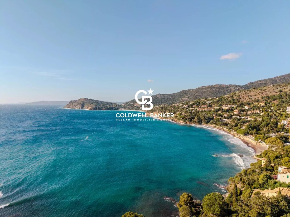 Villa in Rayol-Canadel-sur-Mer, Provence-Alpes-Côte d'Azur, France 2 - 16937972