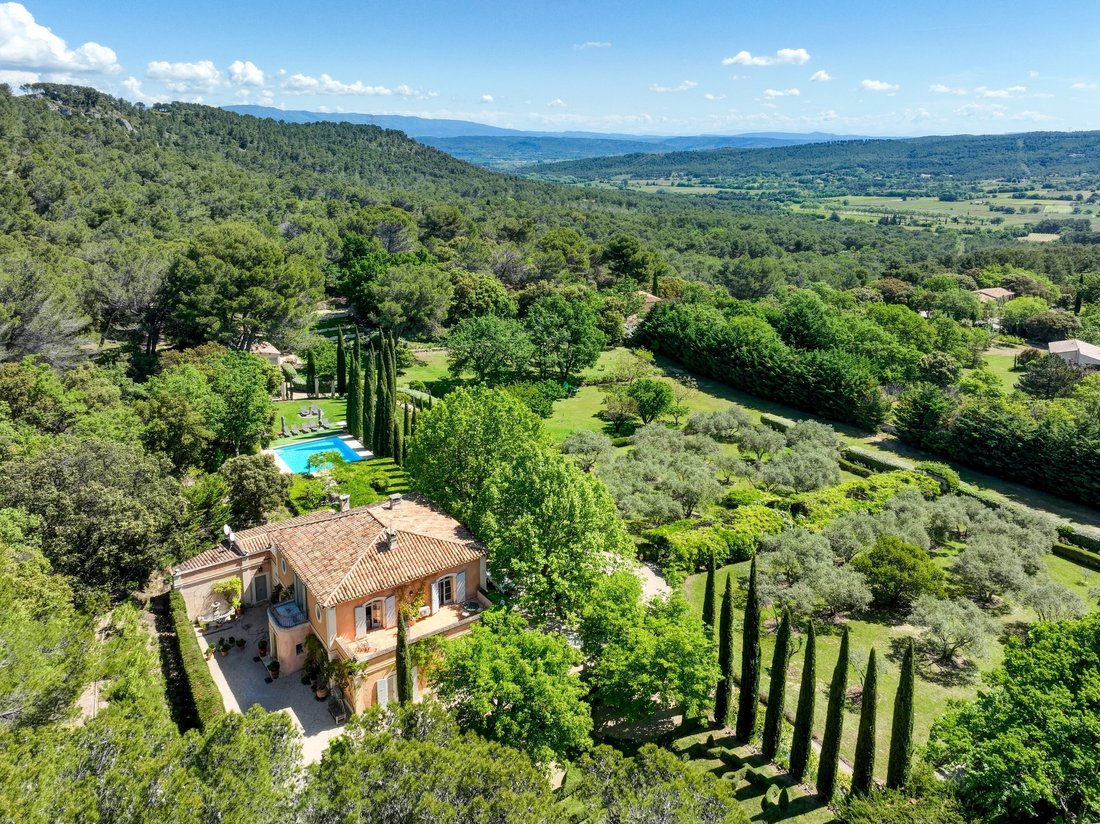 Casa en Le Tholonet, Provenza-Alpes-Costa Azul, Francia 1 - 16936997