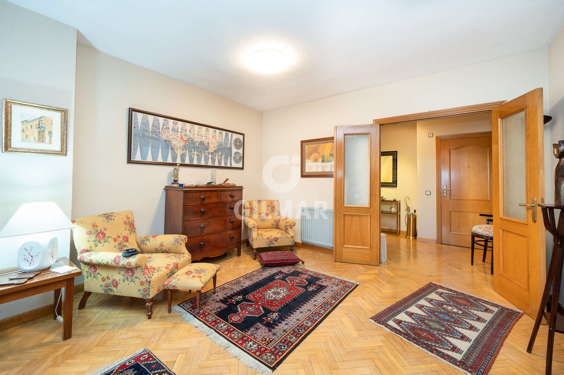 Apartment in Fuencarral-El Pardo, Madrid, Spain 4 - 16937406