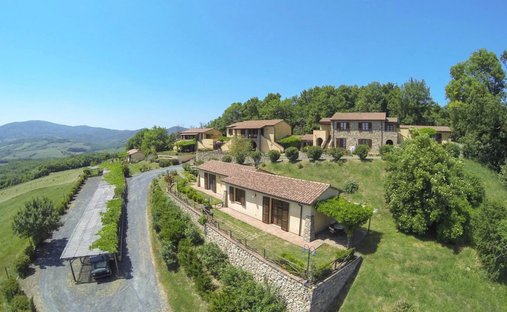 Estate in Casale Marittimo, Tuscany, Italy 1