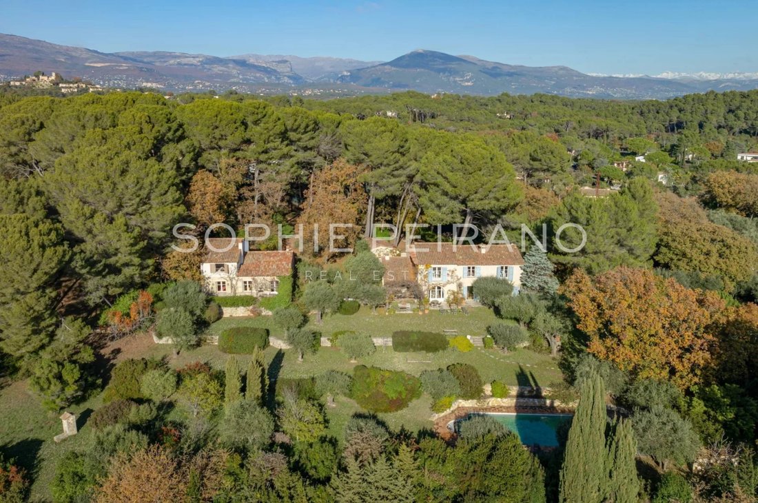 Villa in Mougins, Provence-Alpes-Côte d'Azur, France 1 - 16937385