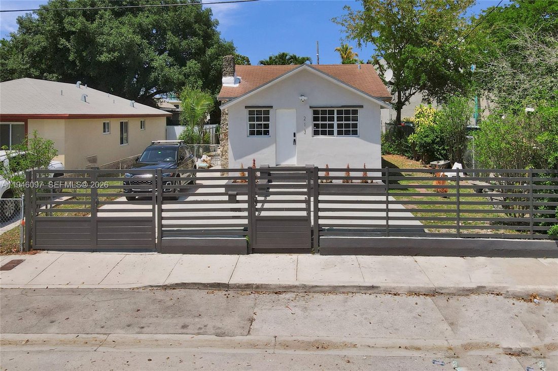 House in Miami, Florida, United States 1 - 16937061
