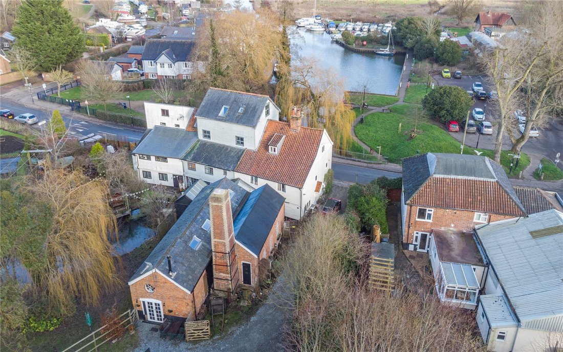 House in Loddon, England 2 - 16937143