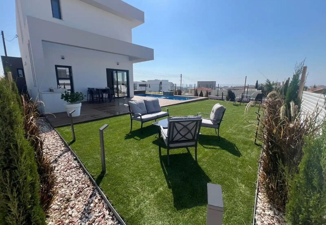 Villa in Agios Athanasios, Limassol, Cyprus 2 - 16937856