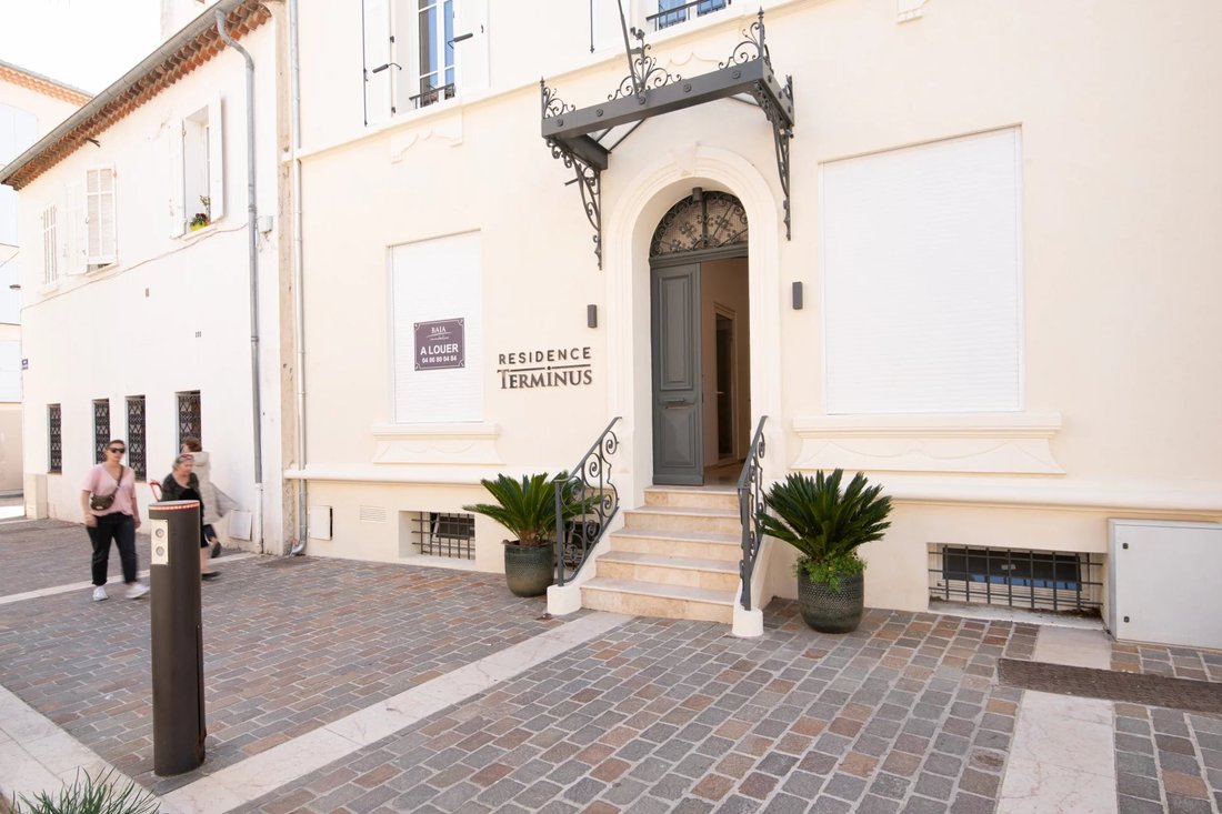 Townhouse in Ville-Les Saquedes-Le Bouillonnet, Sainte-Maxime, France 2 - 16798262