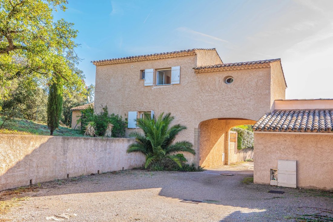 House in Le Plan-de-la-Tour, Provence-Alpes-Côte d'Azur, France 3 - 15390966