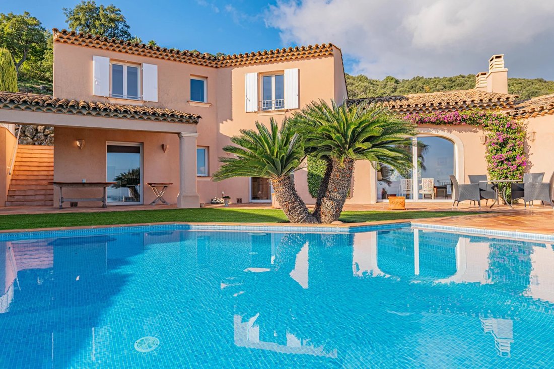 Villa in Grimaud, Provence-Alpes-Côte d'Azur, France 1 - 16770943